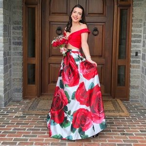 Sherri Hill 2018 prom dress SIZE 4